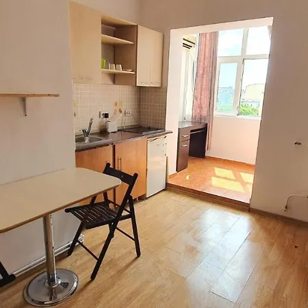 City Center Majestic Studio Apartment