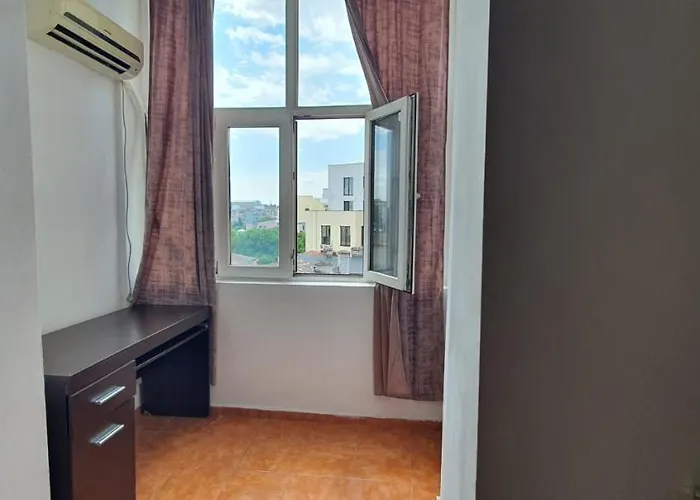 דירה City Center Majestic Studio